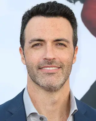 Reid Scott with a crew cut hairstyle at the 