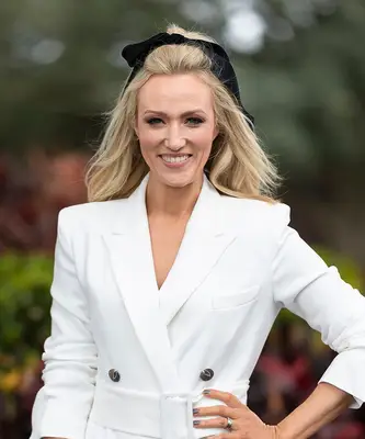 half up hairstyle with a bow