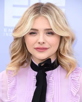 Chloë Grace Moretz vintage waves