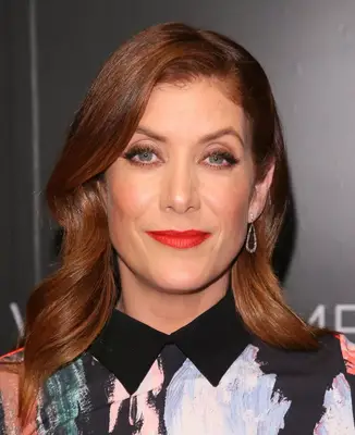 Kate Walsh with a retro lob on the red carpet