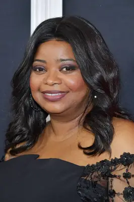 Octavia Spencer with wavy, medium-length hair on the red carpet