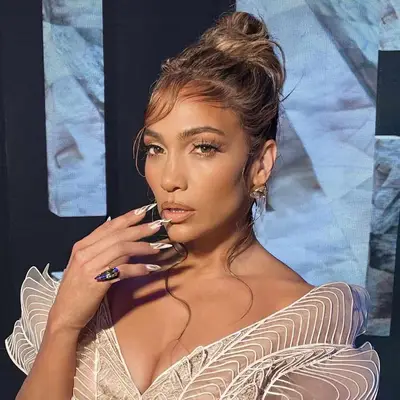 jennifer lopezw wearing wet look updo