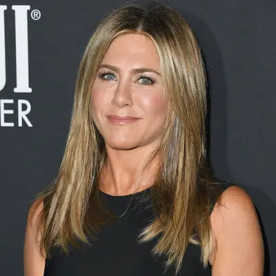 Jennifer Aniston with classic dirty blonde hair at the 2018 InStyle Awards in Los Angeles