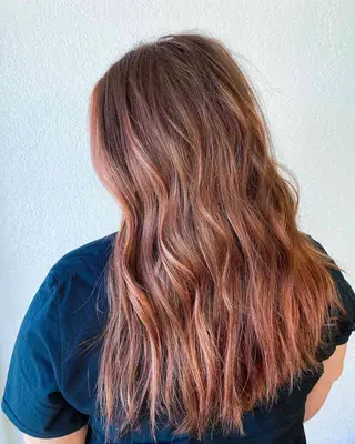 strawberry brunette waves