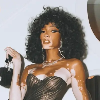 daisy edgar-jones with medium length hair with bangs