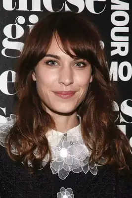 Alexa Chung side parted fringe with flower collared shirt