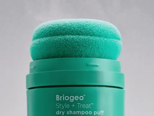 Briogeo Style + Treat Dry Shampoo Puff