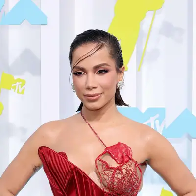 Anitta with a slicked-back bob hairstyle at the 2022 MTV Video Music Awards in Newark, New Jersey