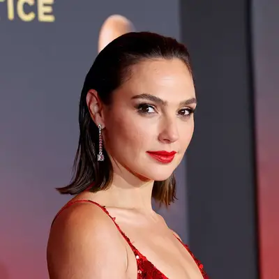 Gal Gadot with a long, slicked-back bob at the 2021 