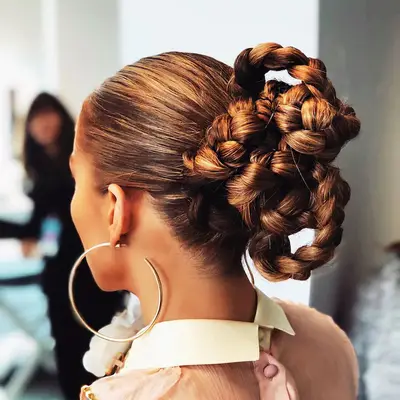 Back of Jennifer Lopez