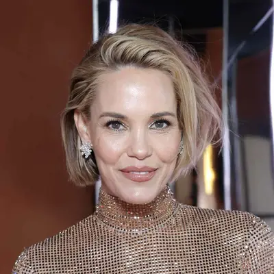 Leslie Bibb with voluminous bob