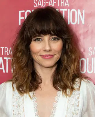 Linda Cardellini shag