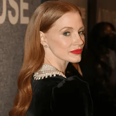 Jessica Chastain with crunette hair 