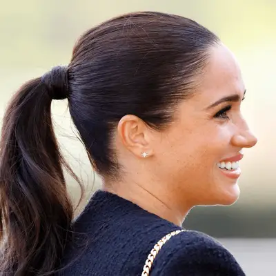 meghan markle wearing high ponytail
