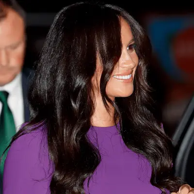 meghan markle wearing loose, wavy hair