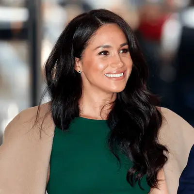 meghan markle wearing wavy hair