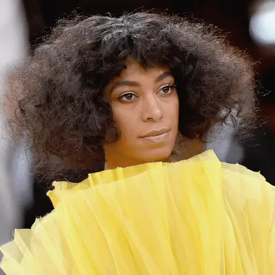 Yara Shahidi, Kelly Rowland, and Selena Gomez with Bobs for Thick Hair