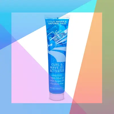 Jheri kadeře se comebackují