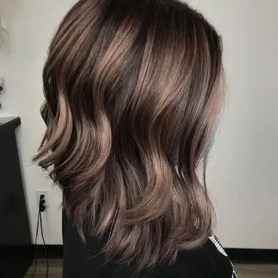 Side view of mushroom brown hair with highlights
