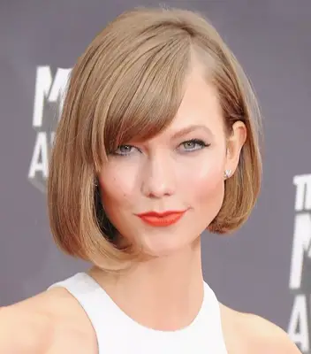 Karlie Kloss with a posh bob and side bangs