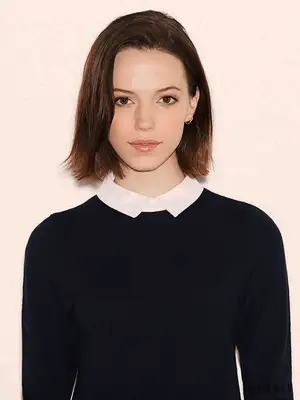 woman with straight texture hair