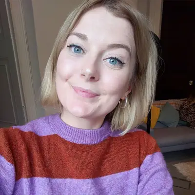 Alyss Bowen after dying hair blonde