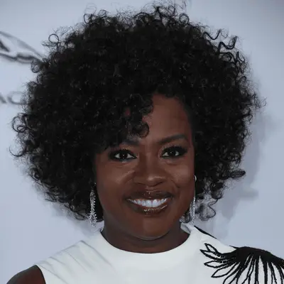 viola davis wearing curly bangs