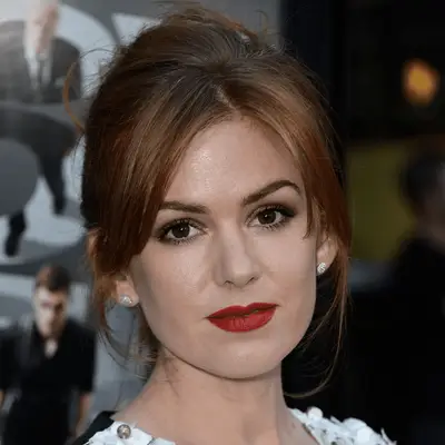 Isla Fisher wearing curtain bangs