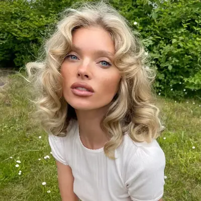 Elsa Hosk with curly hair 