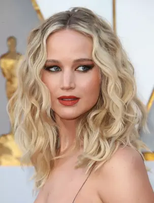 Jennifer Lawrence with voluminous curls