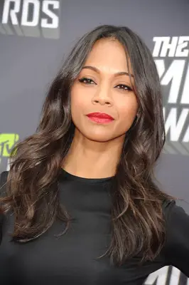Zoe Saldana with wavy hair for appearance of greater density