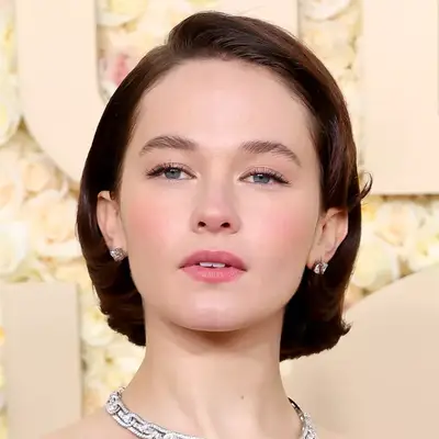 Cailee Spaeny with a micro bob