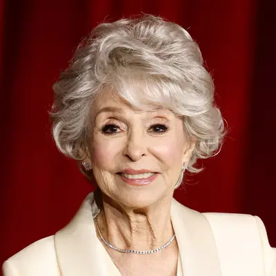 Rita Moreno wears fully gray-silver hair on red carpet