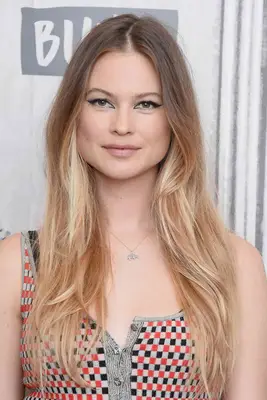 Behati Prinsloo with multi-toned highlighted long bronde hair
