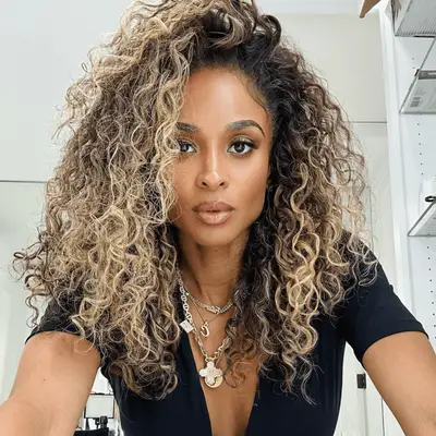 Doutzen Kroes with highlighted high ponytail