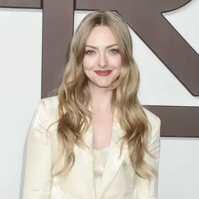Amanda Seyfried with u shape haircut