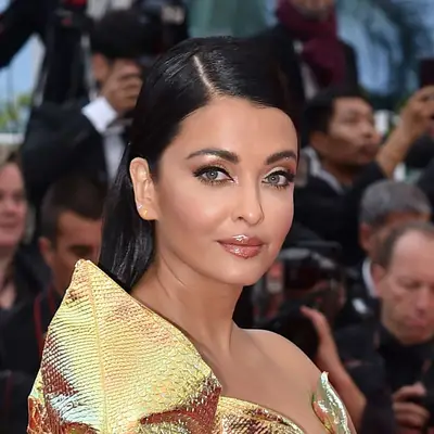 Aishwarya Rai Bachchan with widow