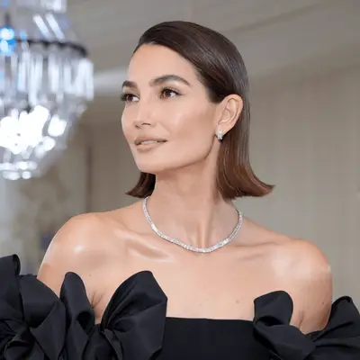 Lily Aldridge with a blunt flipped out bob.