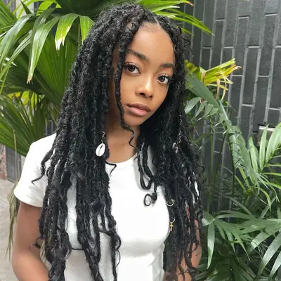 Marley Twists Curly Skai Jackson