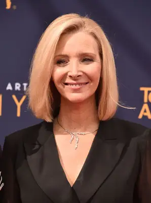 Lisa Kudrow straight blonde lob