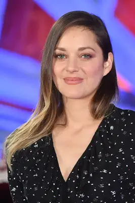Marion Cotillard ombre hair