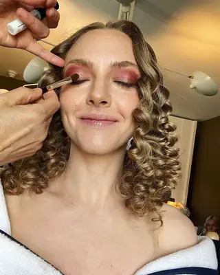 Textured beachy wave hairstyle