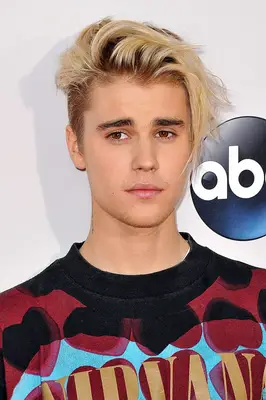Justin Bieber with short, textured haircut