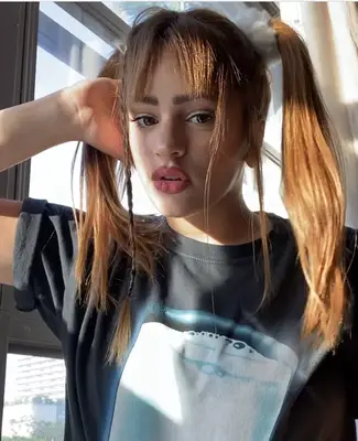 Rosalia with high pigtails 