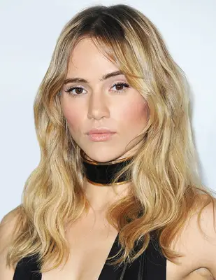 Suki Waterhouse long shag