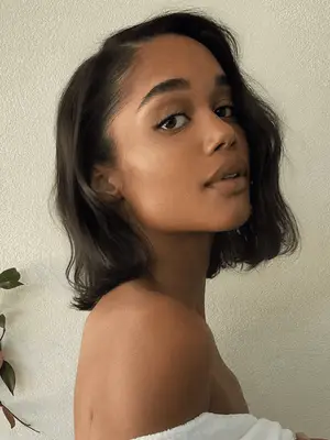 Alexa Chung wavy slicked back hair