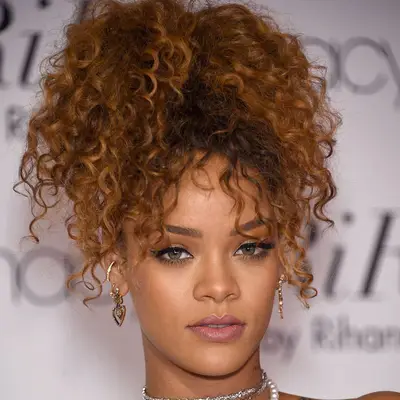  Rihanna with curly high ponytail 