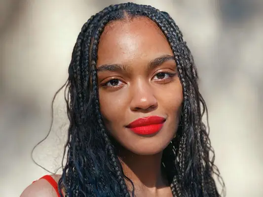 9 Ochranné styly ideální pro tenké a ztenčující vlasy