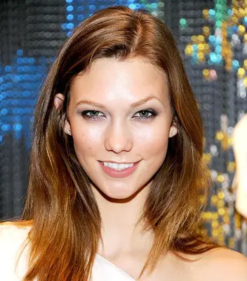Karlie Kloss natural hair color