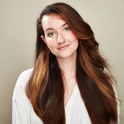 Final look of a model with bouncy, blow dried hair